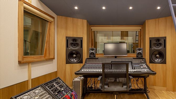 snetberger studio mixingoom 3